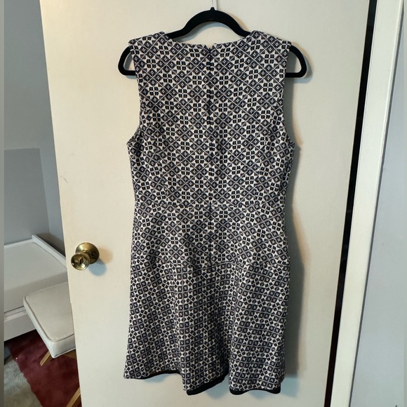Tory Burch White and Blue Stencil Hourglass Summer Dress - Picture 8 of 10